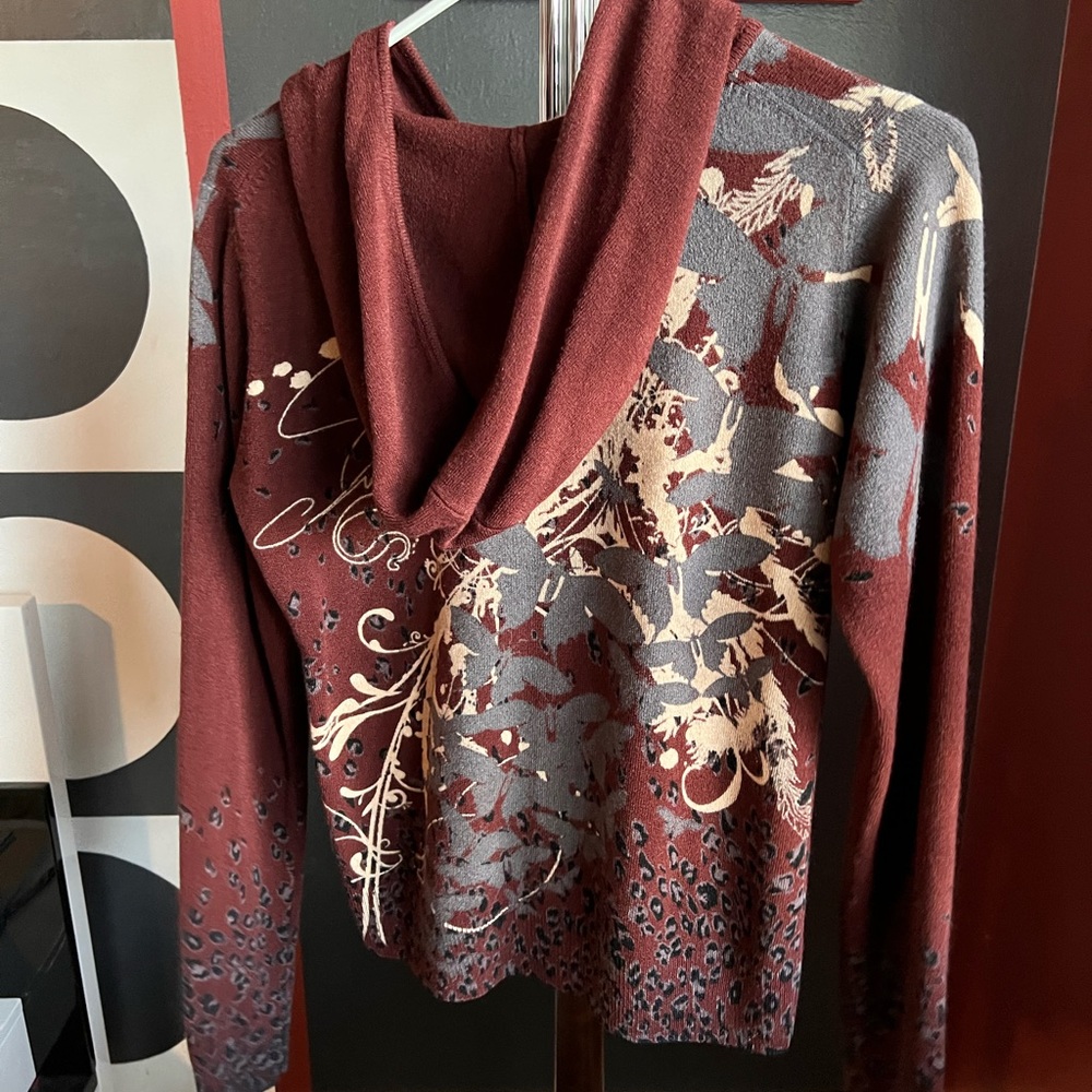 Sweater - Picture 2 of 2